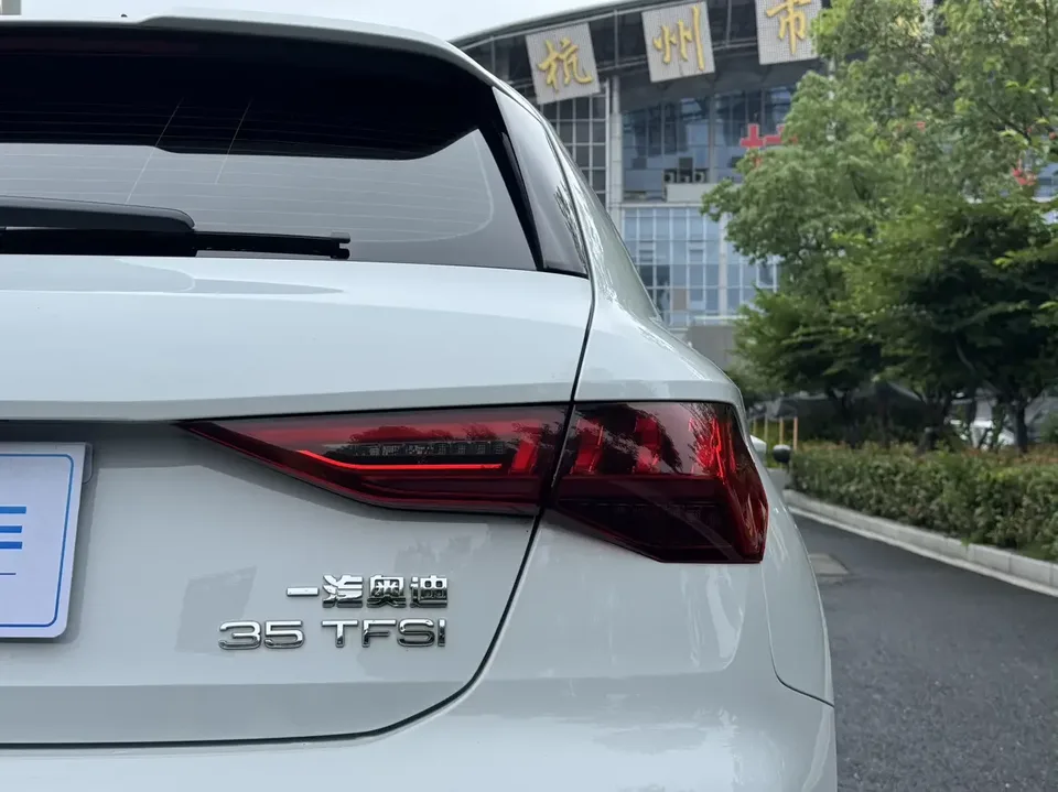 Audi A3 Audi A3 2022 Sportback 35 TFSI Stylish and sporty 2023 — thumbnail 3