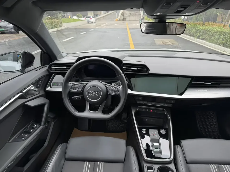 Audi A3 Audi A3 2022 Sportback 35 TFSI Stylish and sporty 2023 — thumbnail 4