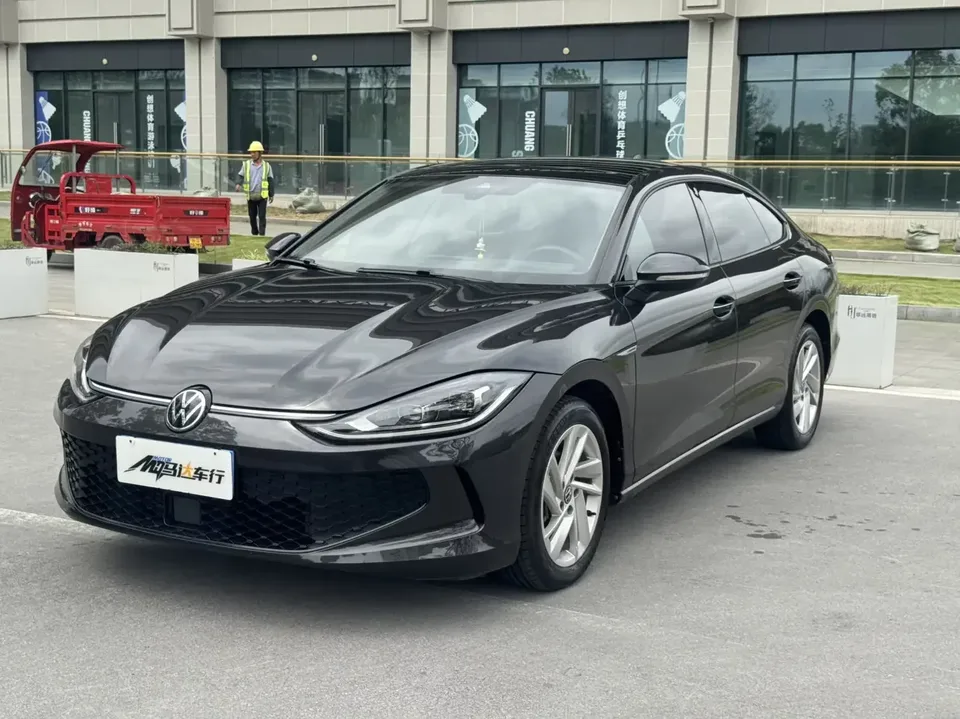 Volkswagen Lamando Lingdu 2022 Lingdu L 280TSI DSG Hot Edition 2023 — photo 1, buy with delivery to Moscow