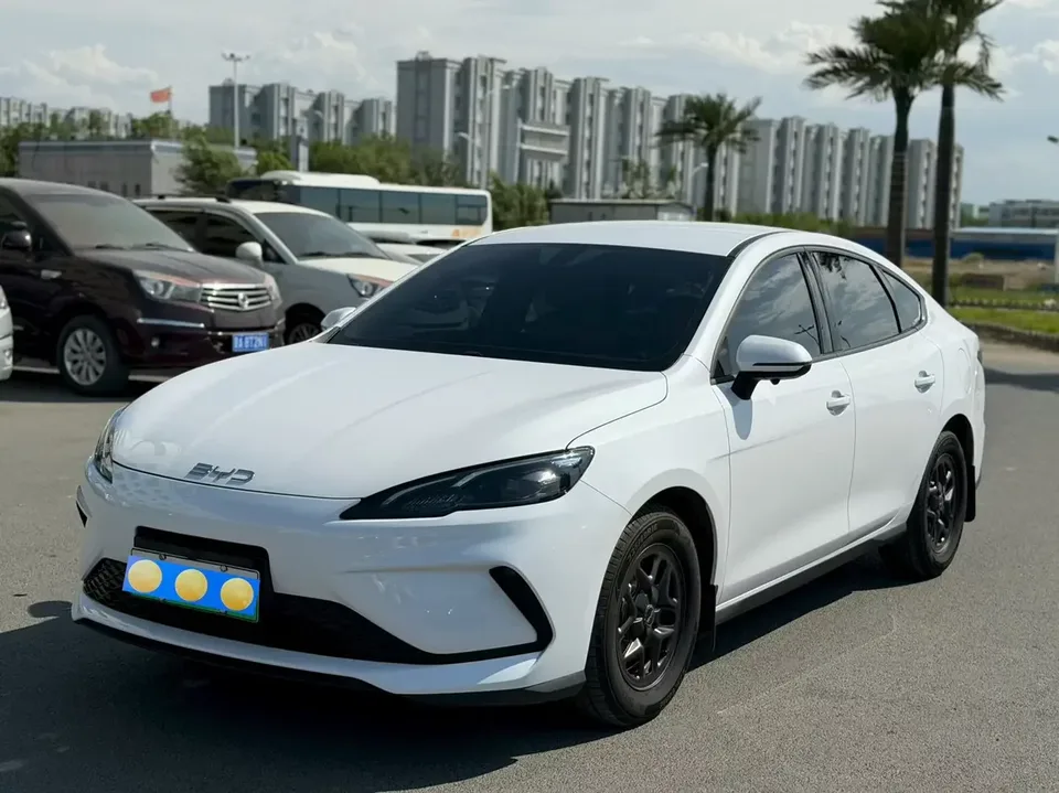 BYD Seal 05DM Seal 05DM 2025 DM-i 55KM Premium Edition 2025 — photo 1, buy with delivery to Moscow