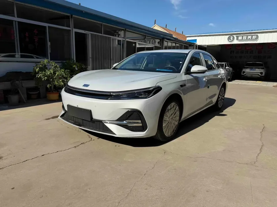 Geely Galaxy A7 EM Galaxy A7 EM 2025 150km Premium Edition 2026 — photo 1, buy with delivery to Moscow
