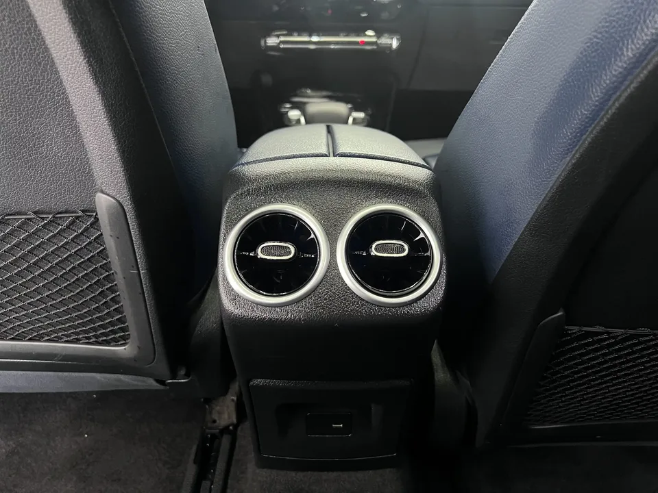 Mercedes-Benz Klasa A Mercedes Benz A Class 2022 A 180 L sports sedan facelift 2022 — thumbnail 3