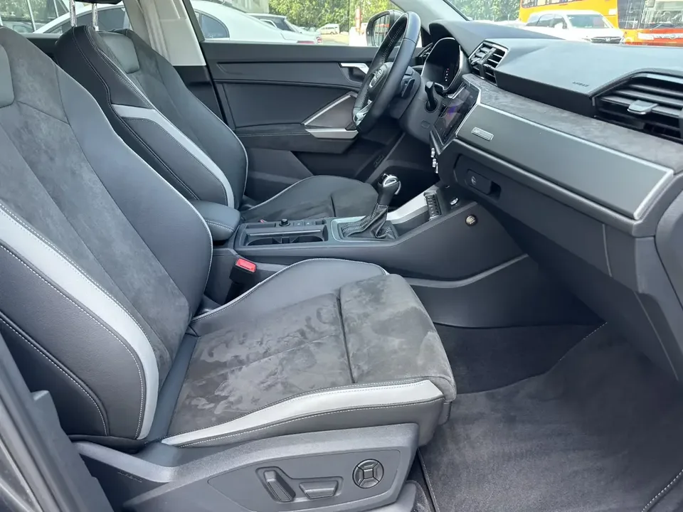 Audi Q3 Audi Q3 2022 35 TFSI Stylish Dynamic 2022 — миниатюра 4