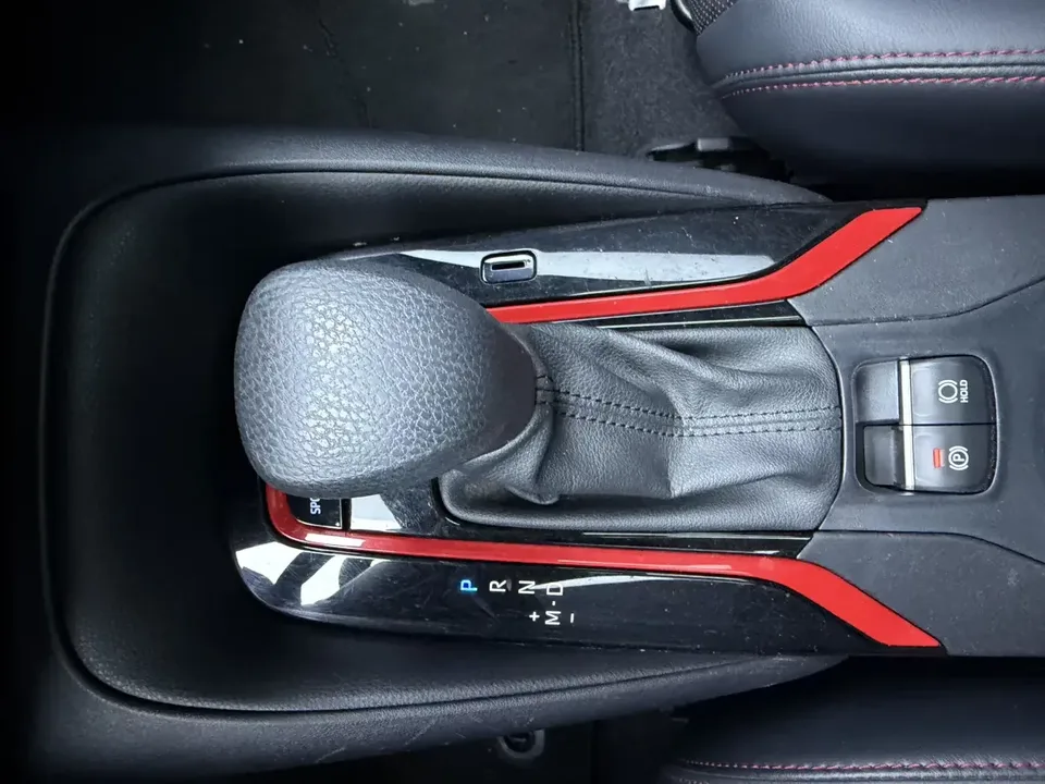 Toyota Levin Lei Ling 2022 185T CVT Sports Edition 2022 — thumbnail 3