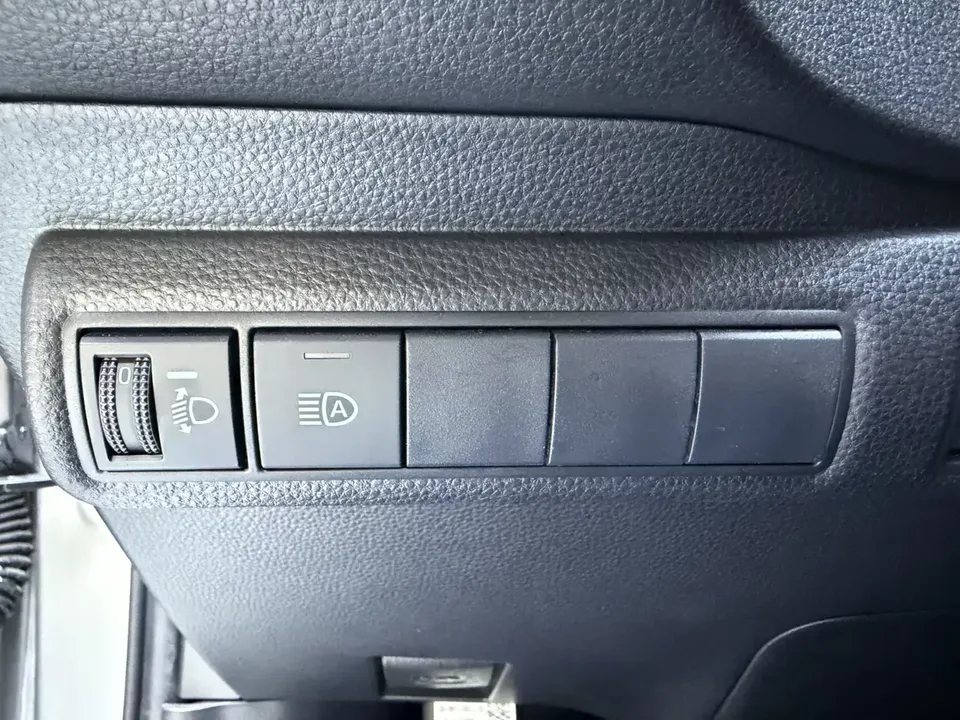 Toyota Levin Lei Ling 2022 185T CVT Sports Edition 2022 — thumbnail 4