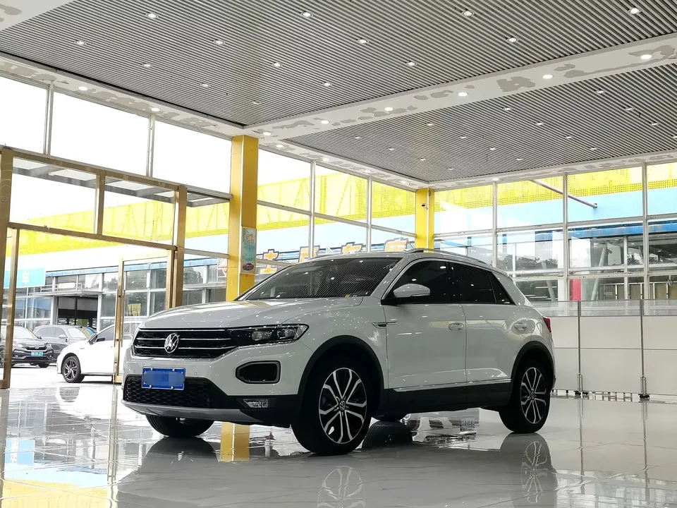 Volkswagen T-Roc TANG 2022 280TSI DSG 2WD Comfort PLUS 2022 — photo 1, buy with delivery to Moscow