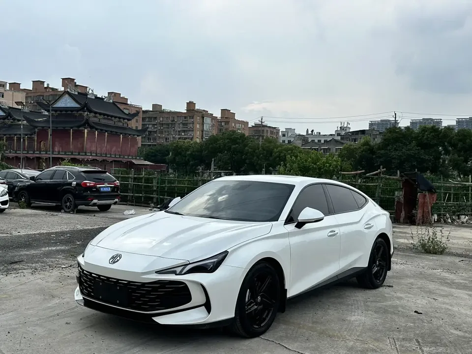 MG 7 MG7 2023 1.5T DCT Comfort Edition 2024 — photo 1, buy with delivery to Moscow