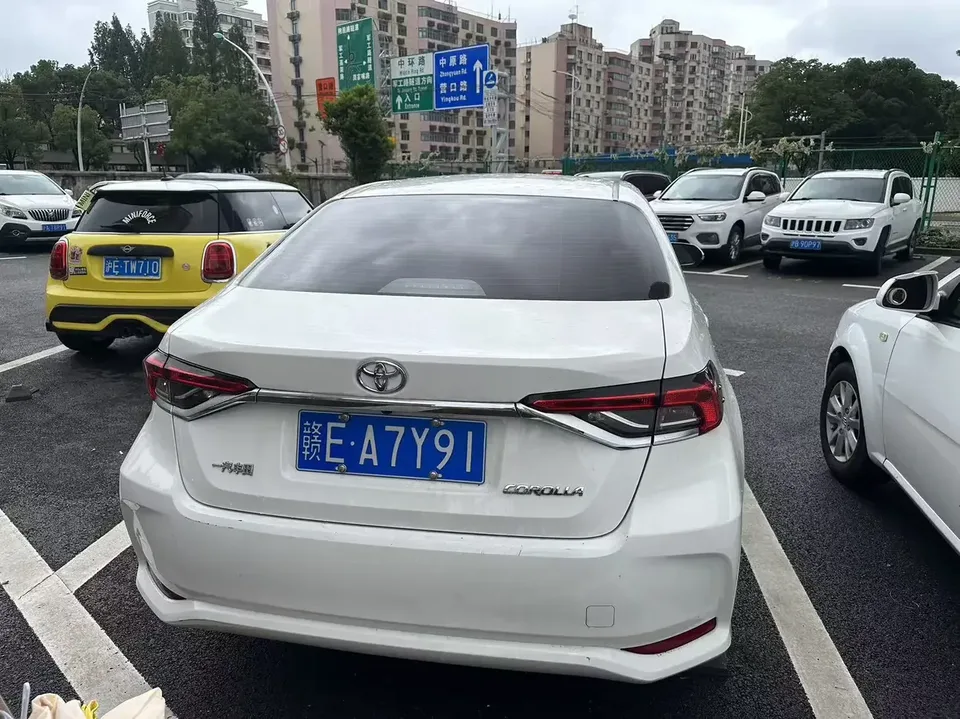 Toyota Corolla Corolla 2021 1.5L CVT Elite Edition 2022 — thumbnail 2