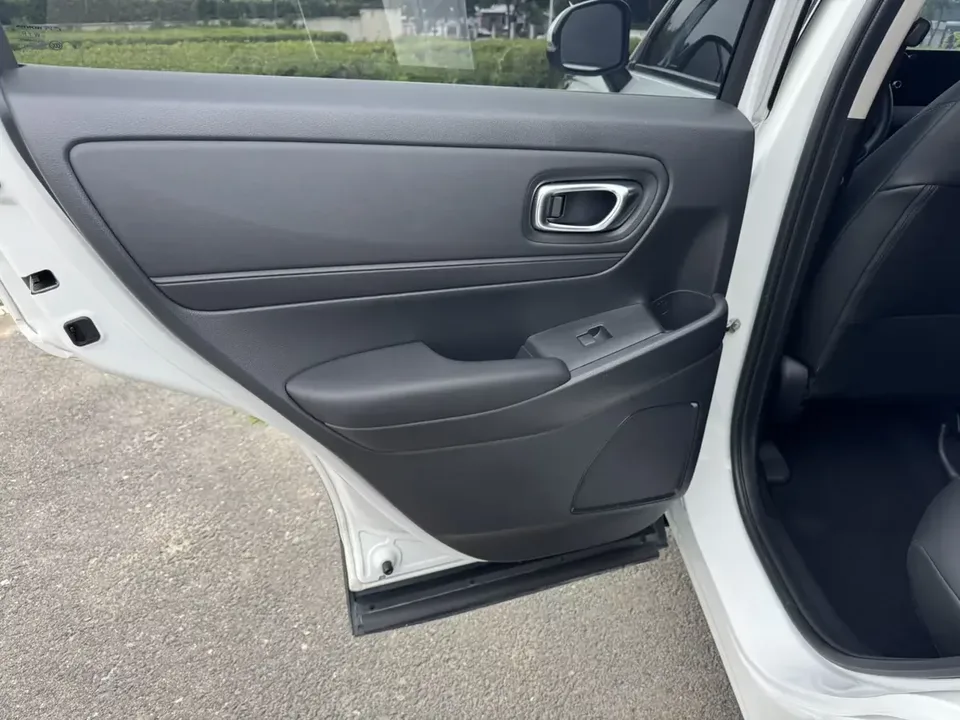 Honda VEZEL Binzhi 2023 1.5L CVT Pioneer Edition 2023 — thumbnail 3
