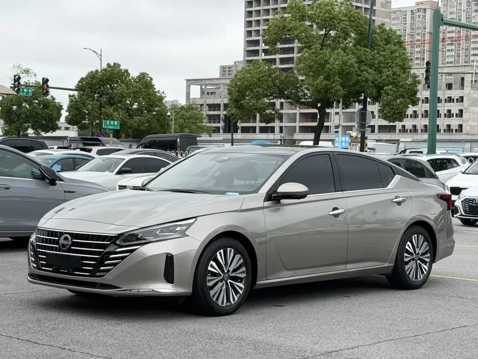 Nissan Altima Sound of nature 2022 2.0L XL-Upr Premium Edition 2022 — photo 1, buy with delivery to Moscow