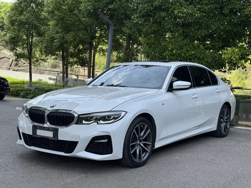 BMW 3 Series BMW 3 Series 2022 320Li M Sport Package 2022 — photo 1, buy with delivery to Moscow