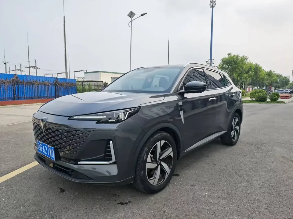 Changan CS55 Plus Changan CS55 PLUS 2024 The third generation 1.5T DCT Excellence 2024 — photo 1, buy with delivery to Moscow