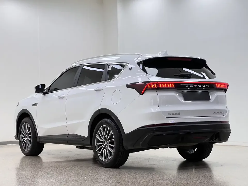 Jetour X70 C-DM JETOUR X70 C-DM 2024 1.5TD DHT Far-reaching Edition PRO 2024 — миниатюра 2