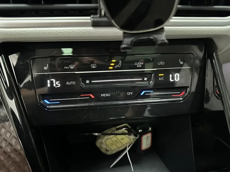 Volkswagen Tayron Tanyue 2023 280TSI 2WD Luxury Plus Advanced Edition 2022 — thumbnail 3
