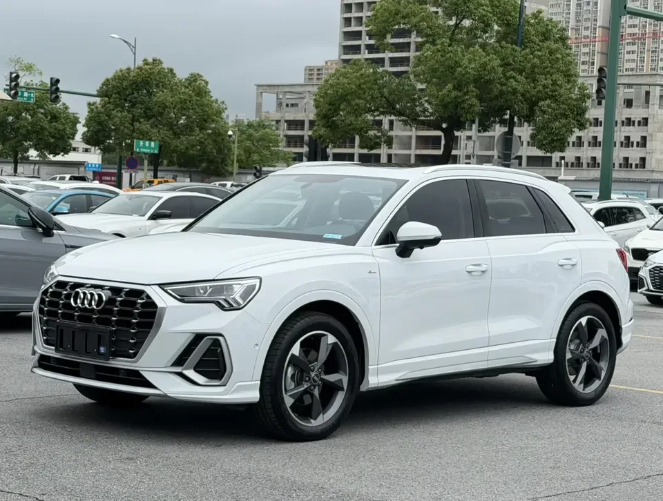 Audi Q3 Audi Q3 2023 35 TFSI Stylish Dynamic 2023 — photo 1, buy with delivery to Moscow