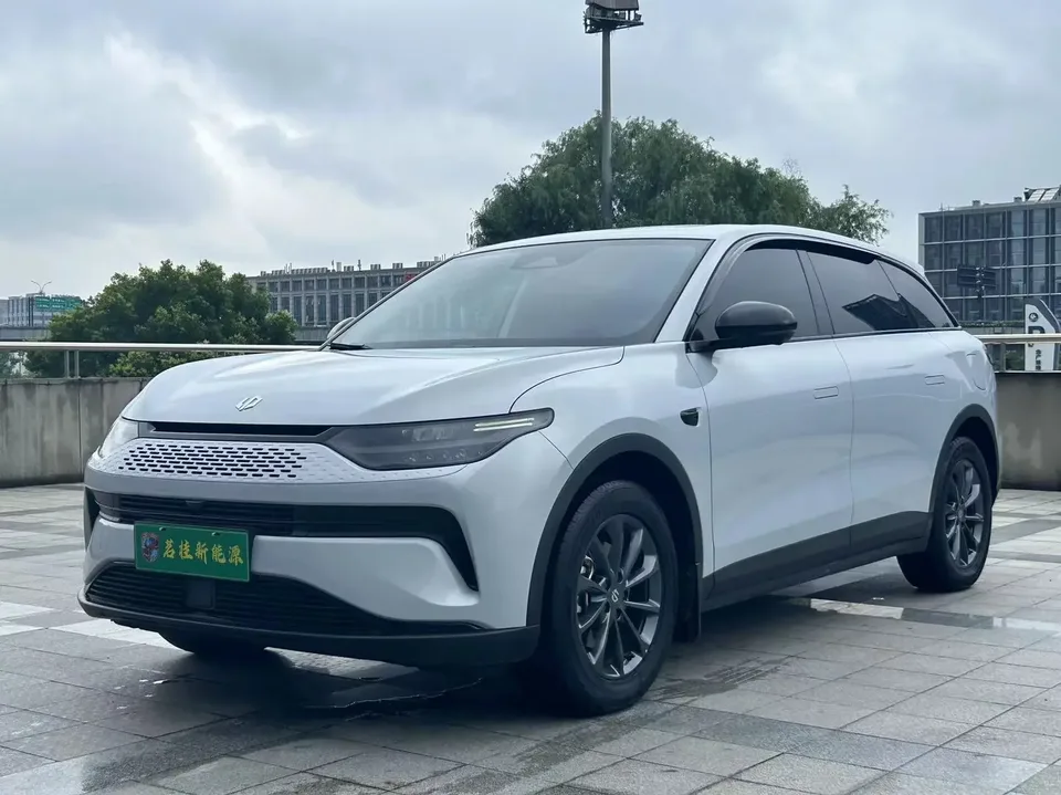 Leapmotor Zero running C11 Zero running C11 2023 Extended Range 180 Comfort Edition 2023 — photo 1, buy with delivery to Moscow