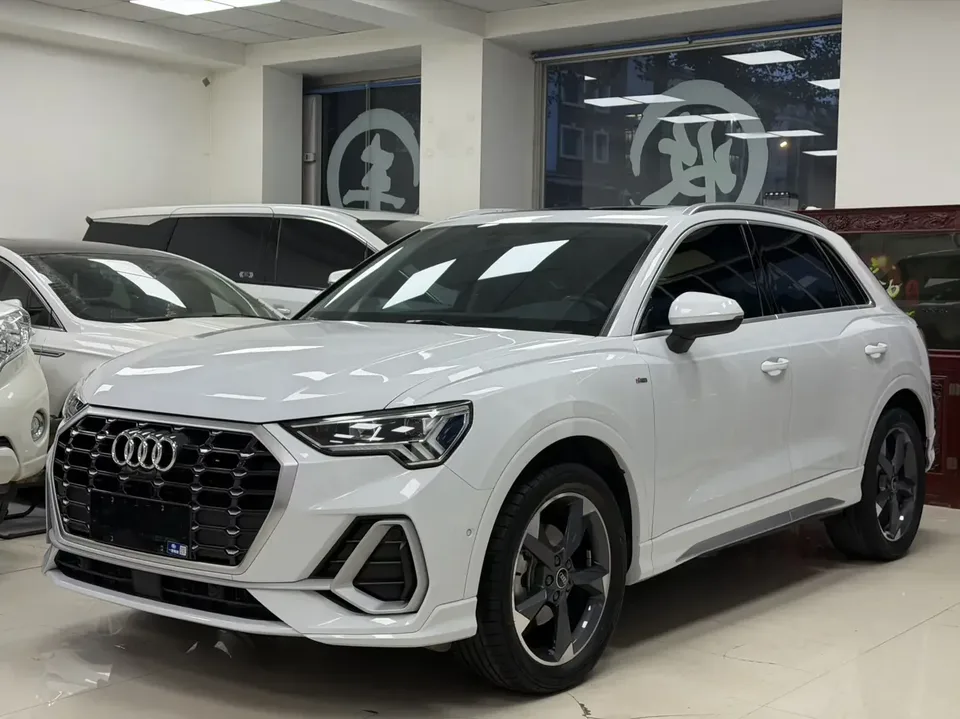 Audi Q3 Audi Q3 2022 35 TFSI Stylish Dynamic 2022 — photo 1, buy with delivery to Moscow