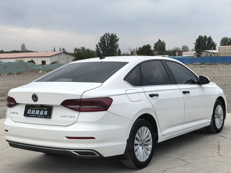 Volkswagen Lavida Lavida 2021 1.5L Automatic Vision Edition 2022 — thumbnail 2