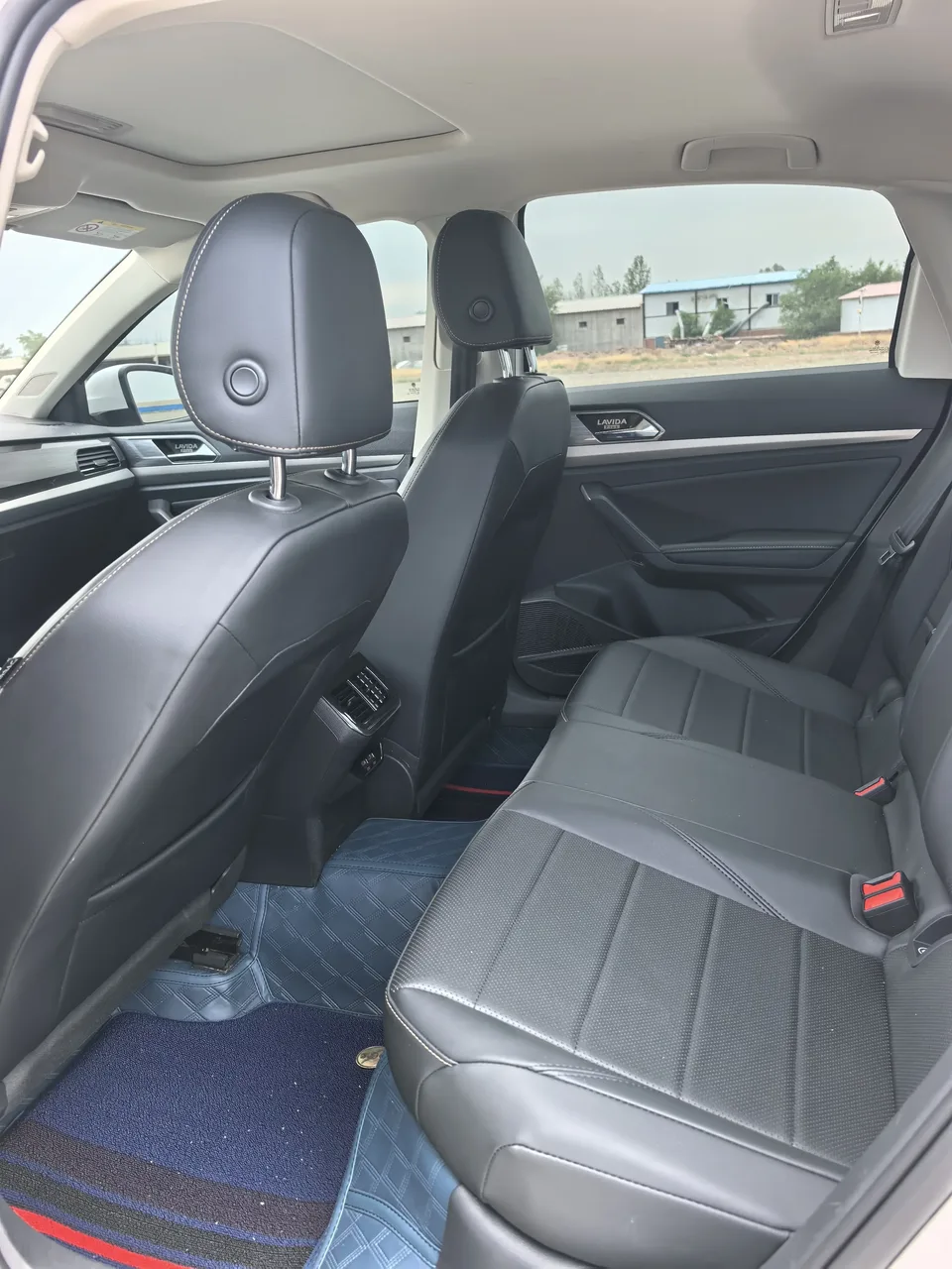 Volkswagen Lavida Lavida 2021 1.5L Automatic Vision Edition 2022 — thumbnail 4