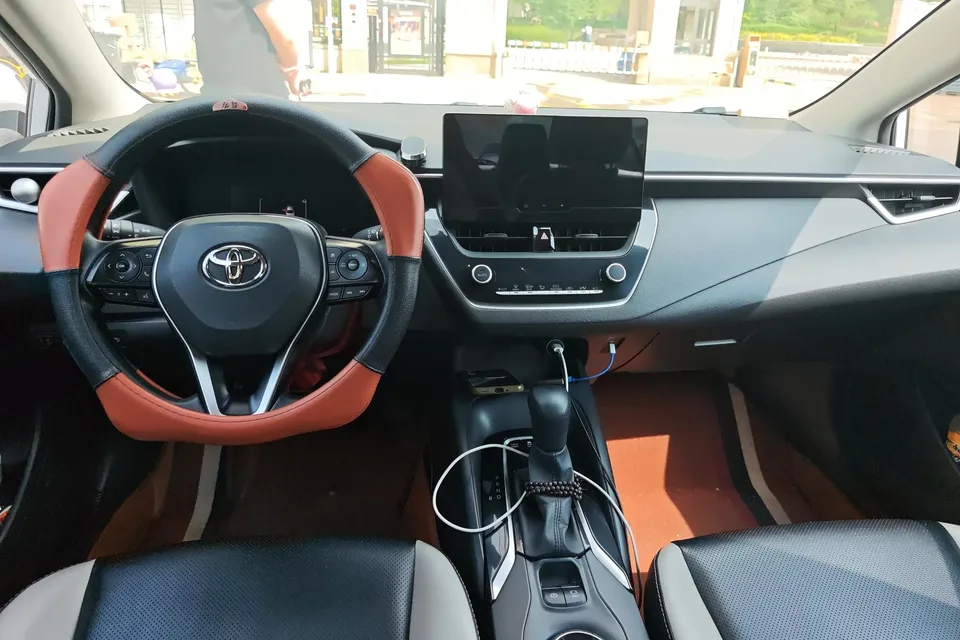 Toyota Corolla Corolla 2023 Intelligent Electric Hybrid Dual Engine 1.8L E-CVT Pioneer Edition 2023 — thumbnail 4