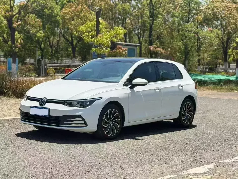 Volkswagen Golf golf 2023 280TSI DSG Pro 20th Anniversary 2024 — photo 1, buy with delivery to Moscow