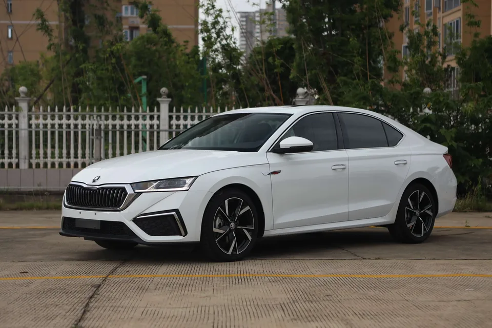 Skoda Octavia Octavia 2023 Modified PRO TSI280 DSG Premium Edition 2023 — photo 1, buy with delivery to Moscow