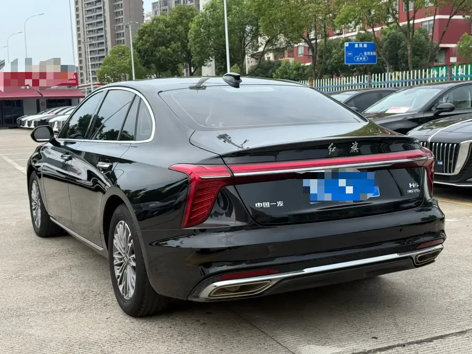 Hongqi H5 Hongqi H5 2024 1.5T DCT Zhilian Qiyun Edition 2024 — thumbnail 2