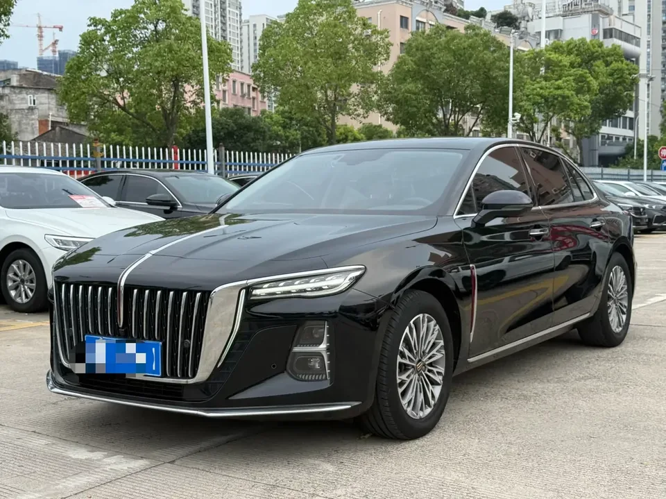 Hongqi H5 Hongqi H5 2024 1.5T DCT Zhilian Qiyun Edition 2024 — photo 1, buy with delivery to Moscow