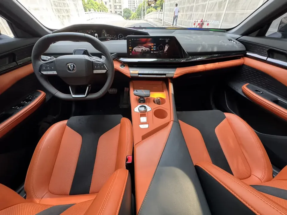 Changan UNI-V Changan UNI-V 2023 1.5T Sports Edition 2024 — thumbnail 4