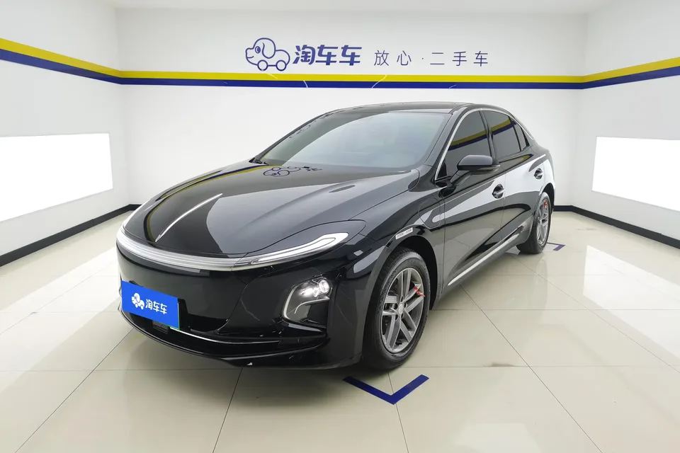 Hongqi E-QM5 Hongqi E-QM5 2025 500KM Travel Edition 2025 — photo 1, buy with delivery to Moscow