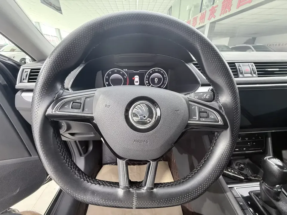 Skoda Superb Speedy 2023 Modified TSI280 DSG Premium Edition 2023 — thumbnail 4