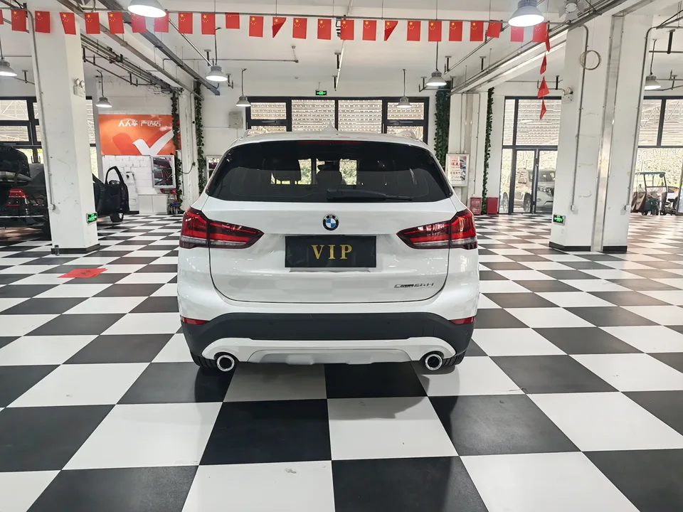 BMW X1 BMW X1 2022 sDrive20Li Fashion 2023 — thumbnail 2