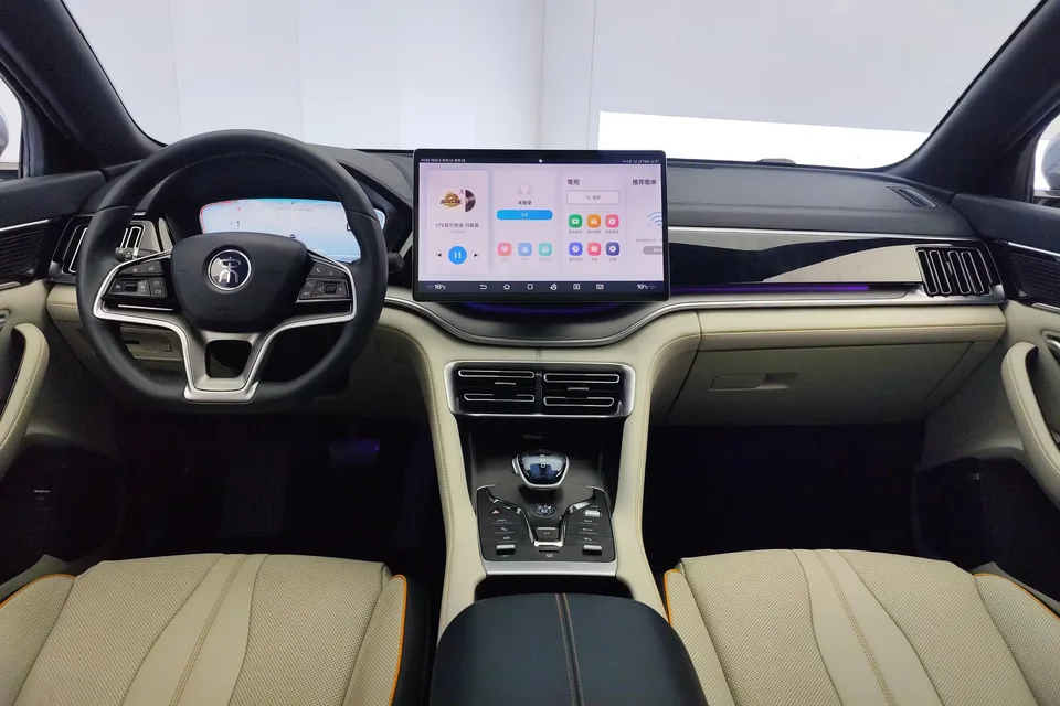 BYD Song PLUS DM Song PLUS DM 2021 DM-i 110KM 2WD Flagship PLUS 5G Edition 2022 — thumbnail 4