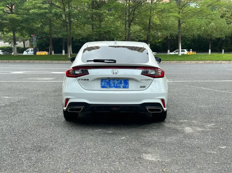 Honda Integra Style 2023 HATCHBACK 240TURBO CVT Trendsetter Edition 2024 — thumbnail 2