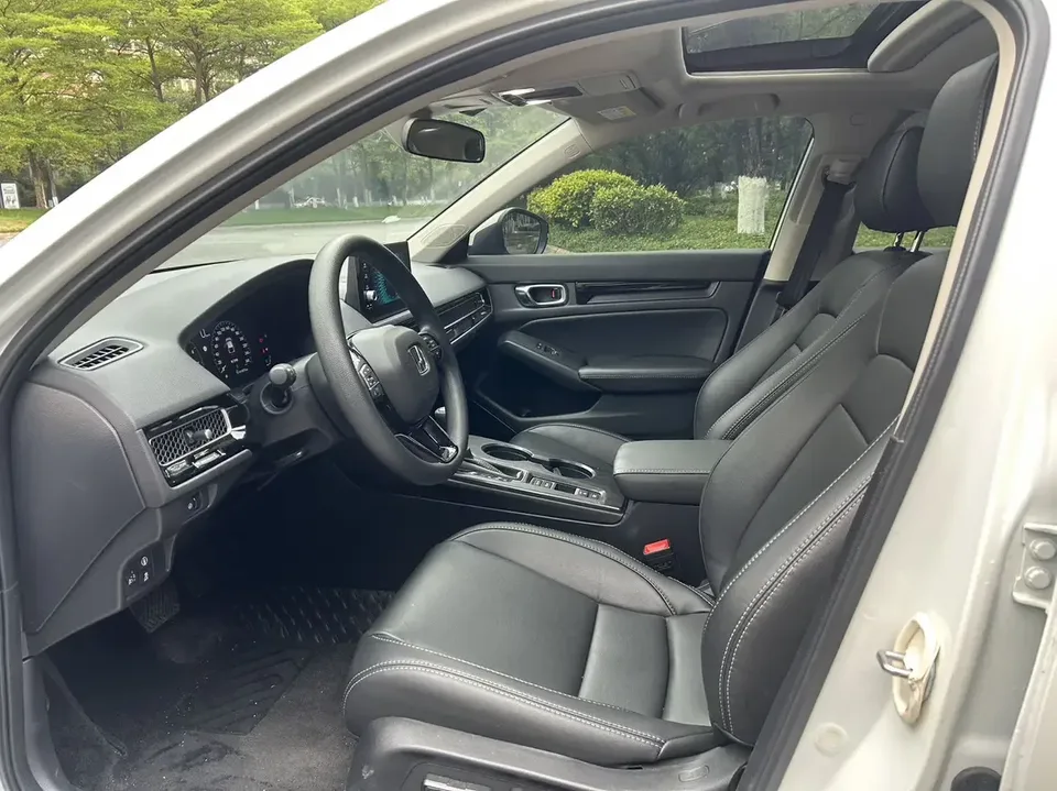 Honda Integra Style 2023 HATCHBACK 240TURBO CVT Trendsetter Edition 2024 — thumbnail 5