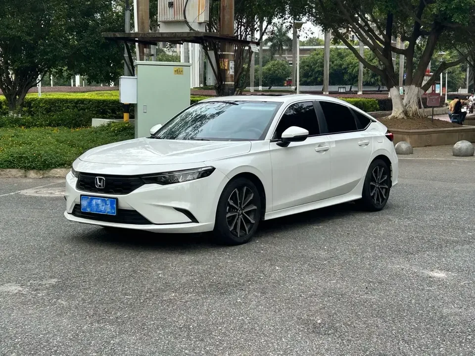 Honda Integra Style 2023 HATCHBACK 240TURBO CVT Trendsetter Edition 2024 — photo 1, buy with delivery to Moscow