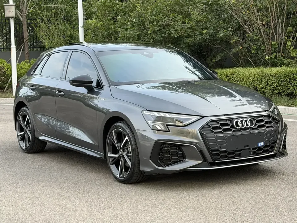 Audi A3 Audi A3 2023 Sportback 35 TFSI Stylish and sporty 2023 — фото 1, купить с доставкой в Москву