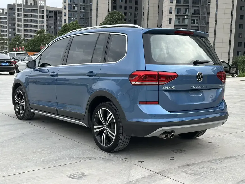 Volkswagen Touran L Touran L 2021 280TSI DSG Tuojie Deluxe Edition 7 Seaters 2022 — thumbnail 2