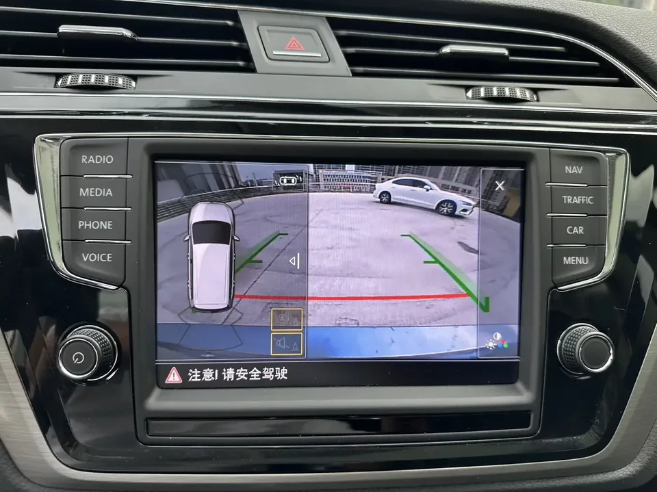 Volkswagen Touran L Touran L 2021 280TSI DSG Tuojie Deluxe Edition 7 Seaters 2022 — thumbnail 3