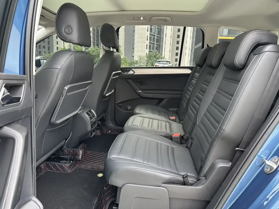 Volkswagen Touran L Touran L 2021 280TSI DSG Tuojie Deluxe Edition 7 Seaters 2022 — thumbnail 5