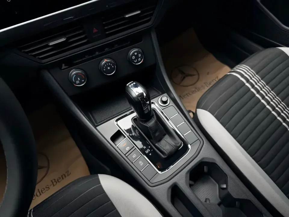 Volkswagen Bora Bora 2023 200TSI DSG Free Travel Edition 2024 — thumbnail 4