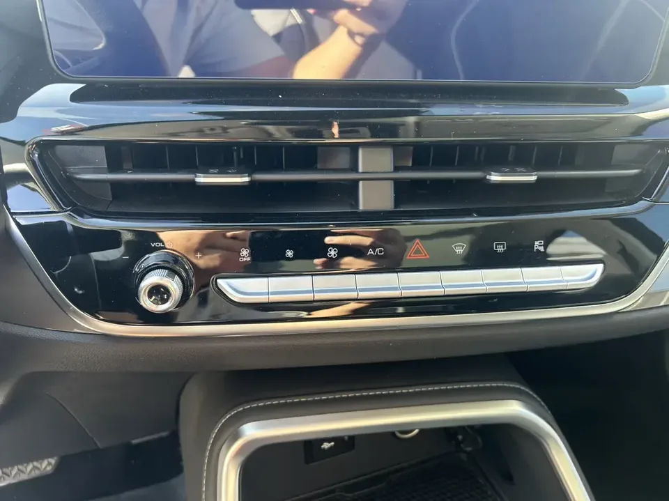Haval H6 Haval H6 2023 National Trend Edition 1.5T Automatic Champion Edition 2024 — thumbnail 4