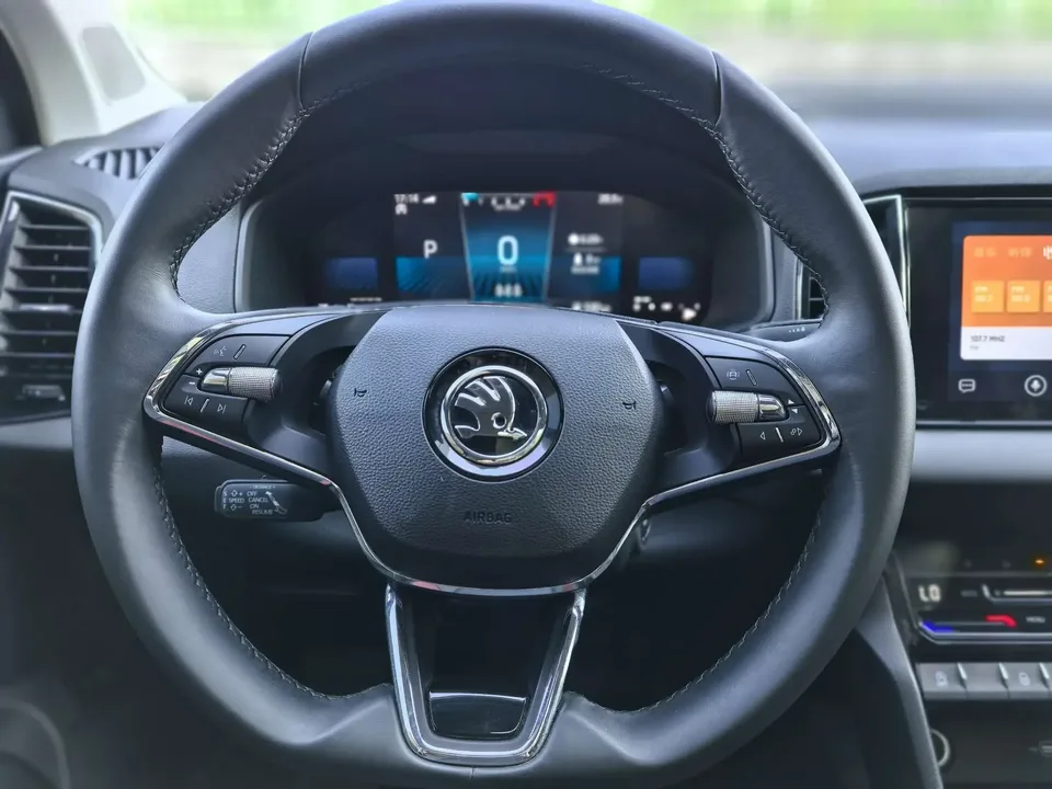 Skoda Karoq Korok 2022 TSI280 Luxury Edition 2022 — thumbnail 4
