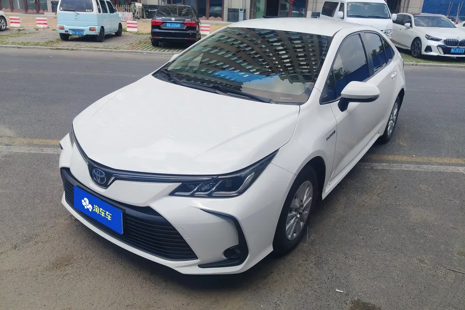 Toyota Corolla Corolla 2022 Dual Engine 1.8L E-CVT Pioneer Edition 2023 — photo 1, buy with delivery to Moscow