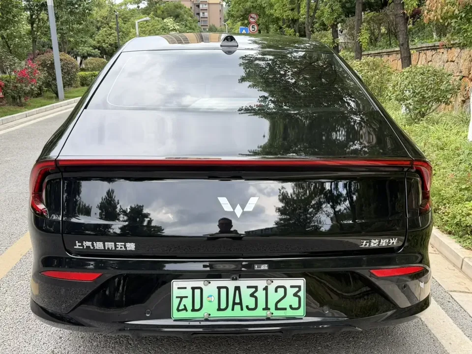 Wuling Starlight EV Wuling Starlight EV 2025 610km Smart Flagship 2025 — thumbnail 2