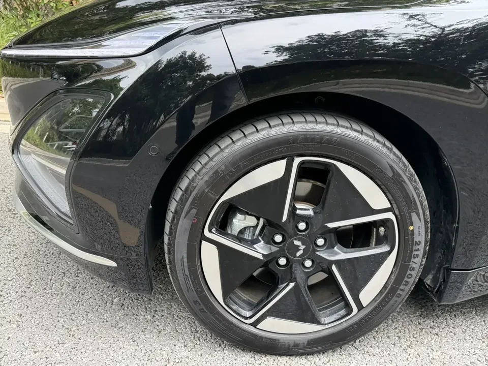 Wuling Starlight EV Wuling Starlight EV 2025 610km Smart Flagship 2025 — thumbnail 3