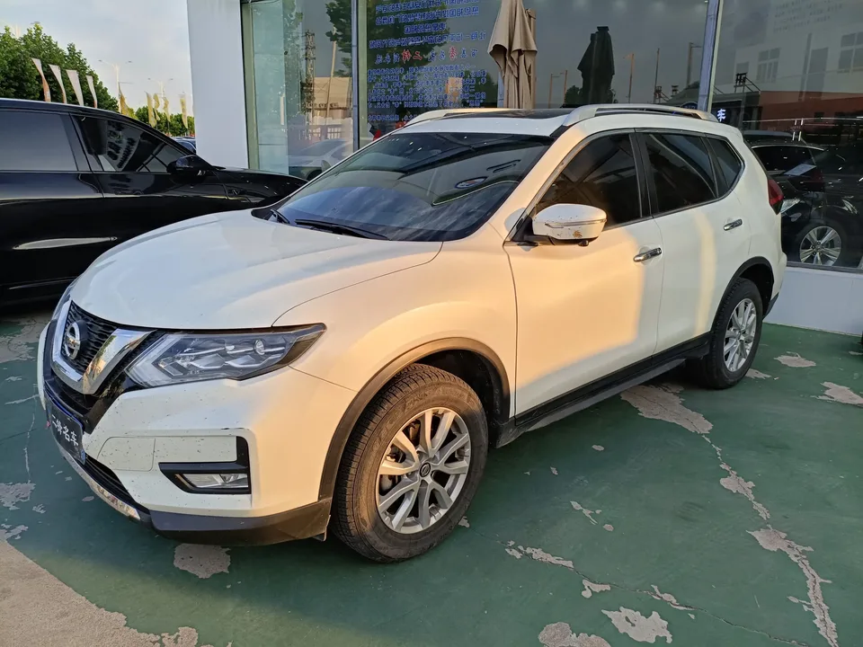 Nissan X-Trail Qijun 2023 Classic Edition 2.0L 2WD Smart Link Premium Edition 2023 — photo 1, buy with delivery to Moscow