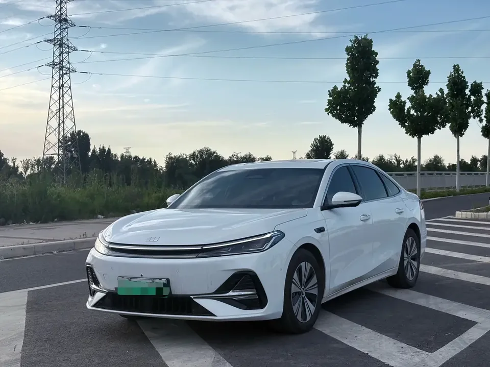 Geely Galaxy A7 EM Galaxy A7 EM 2025 150km Explorer+ 2026 — photo 1, buy with delivery to Moscow