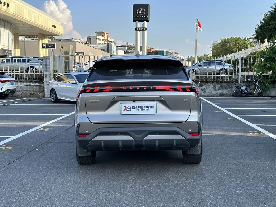 Geely Galaxy L7 Galaxy L7 2023 1.5T DHT 115km MAX 2023 — thumbnail 2