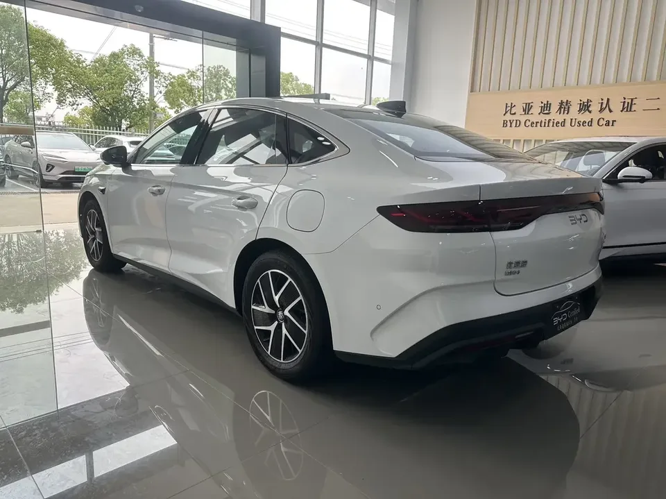 BYD Qin L DM Qin L DM 2025 Intelligent Driving Edition DM-i 120KM Leading Edition 2025 — thumbnail 4